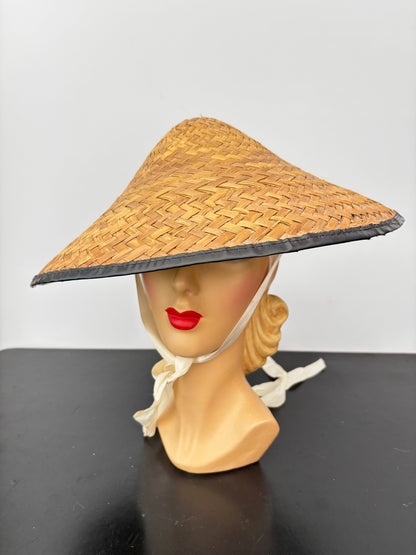1960s Asian-Style Conical Straw Hat With Satin Ties