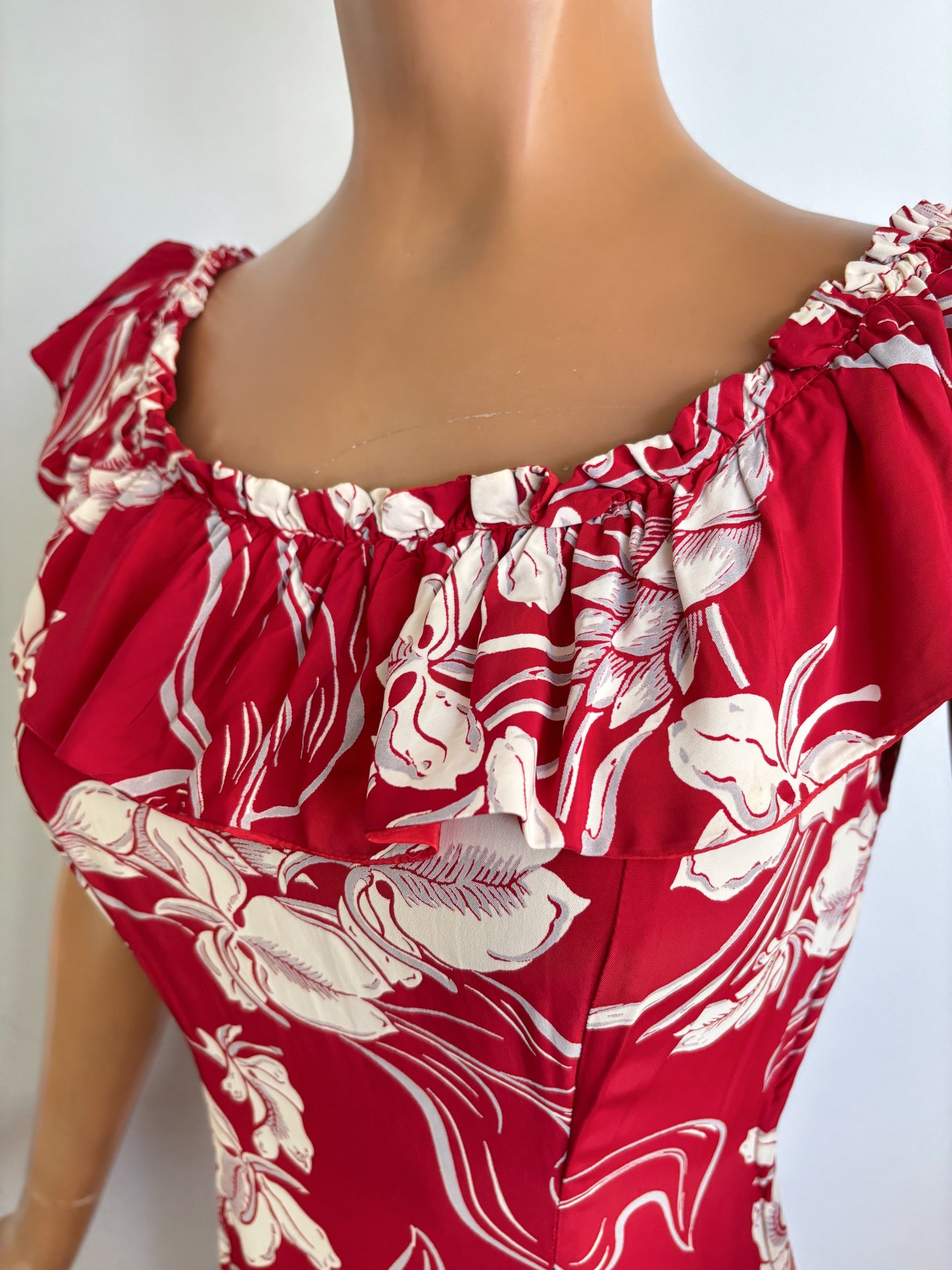 1940s Hawaiian Casuals Cold Rayon Dress With Ruching | XS/S