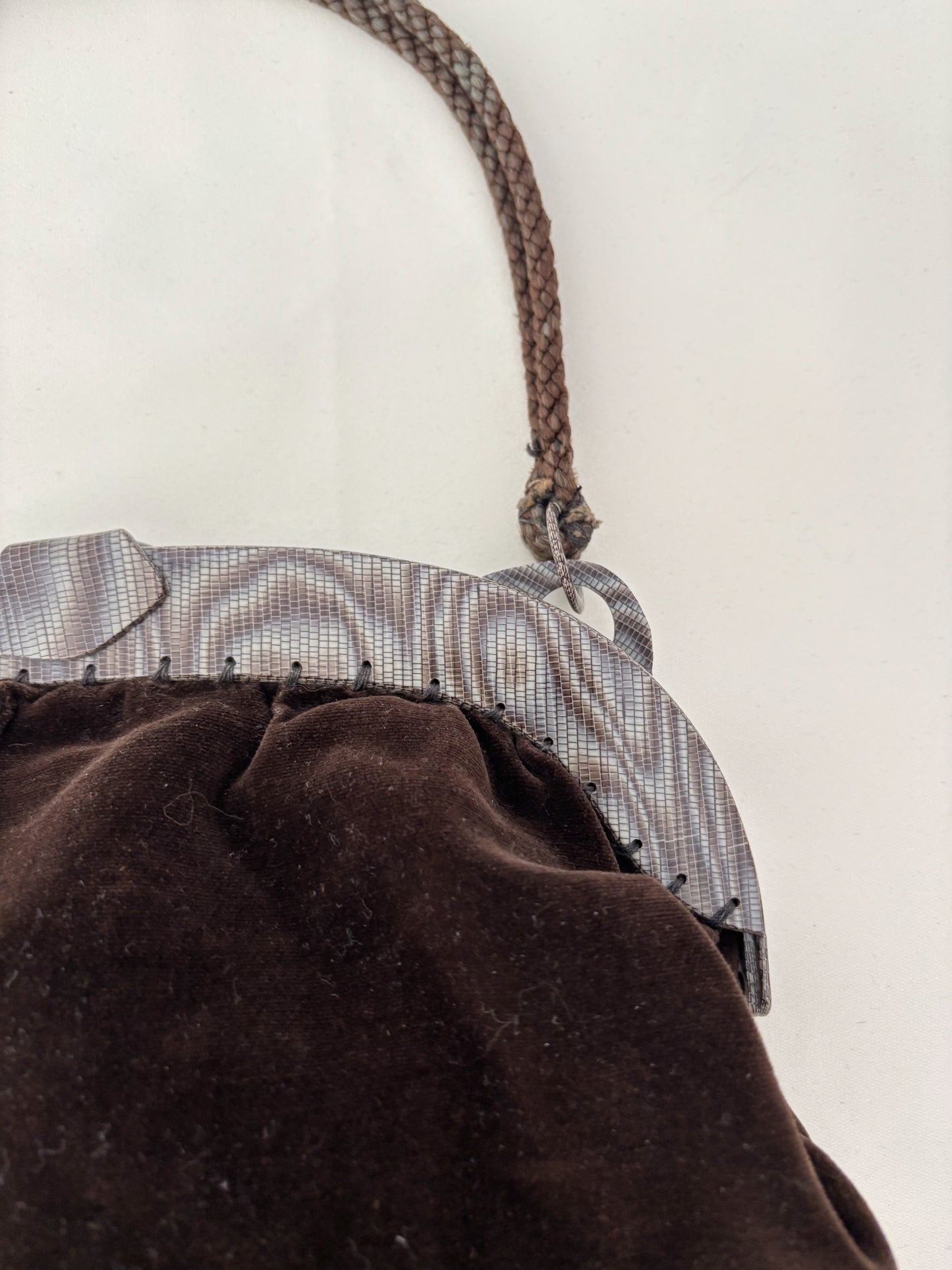1940s Brown Velvet Pouch Handbag With Marbled Plastic Frame