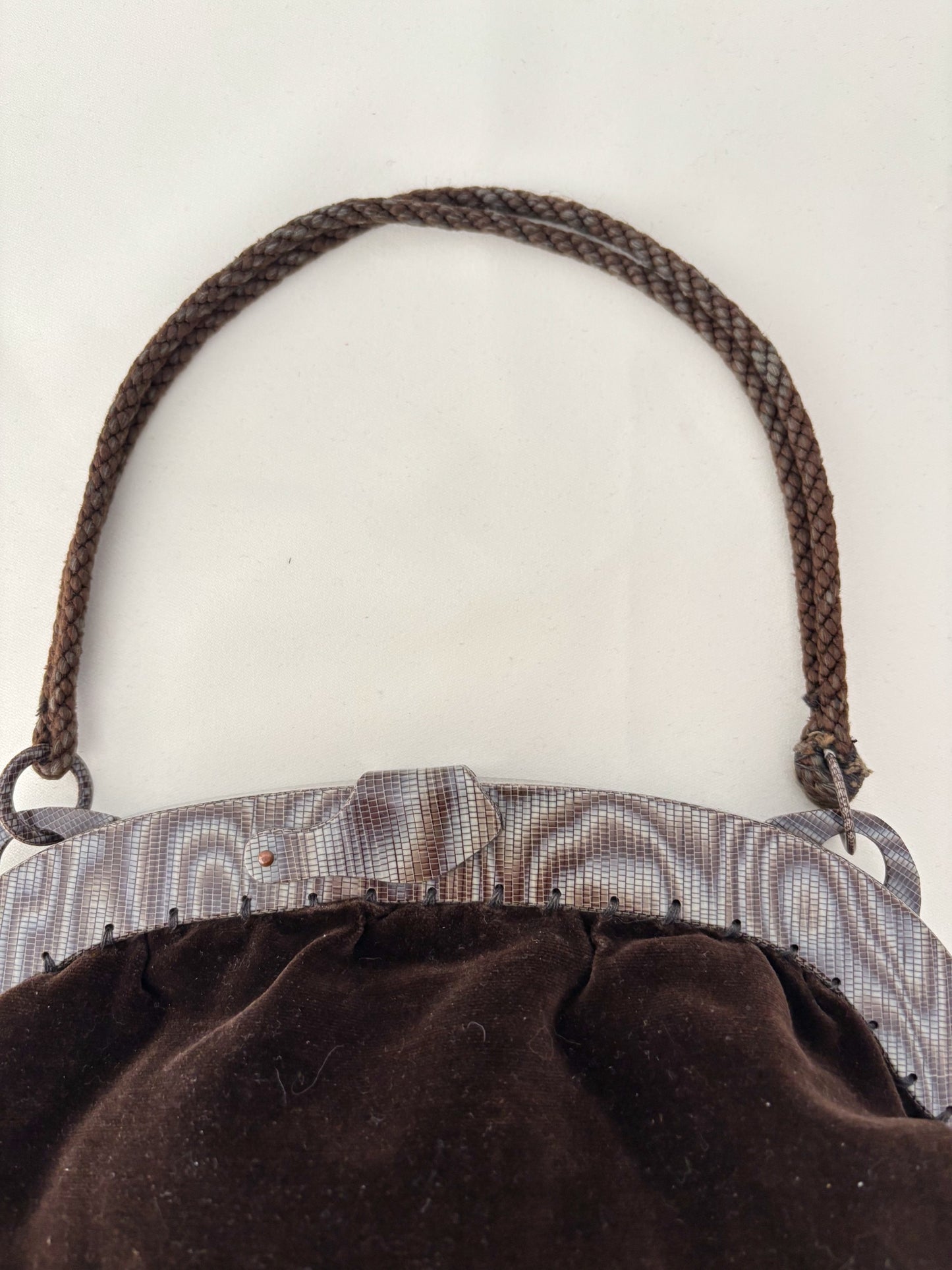 1940s Brown Velvet Pouch Handbag With Marbled Plastic Frame