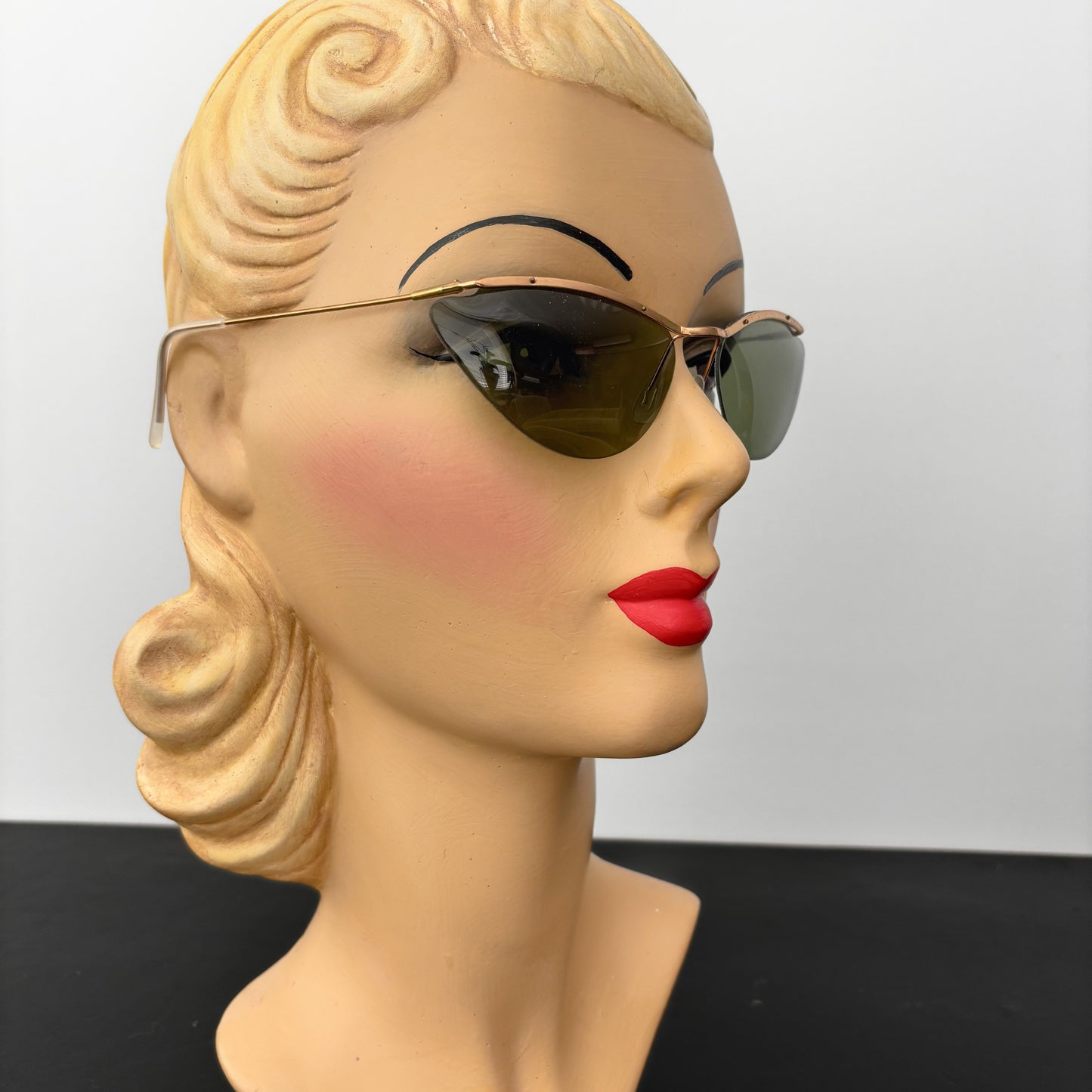 1950s Samco Gold Metal Wide Cat Eye Sunglasses