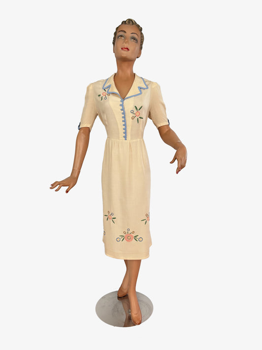 1930s/40s Cream Wool Dress With Embroidered Flowers and Blue Trim | XL/XXL