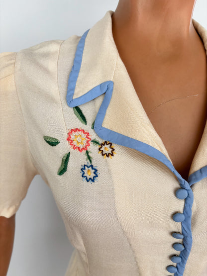 1930s/40s Cream Wool Dress With Embroidered Flowers and Blue Trim | XL/XXL