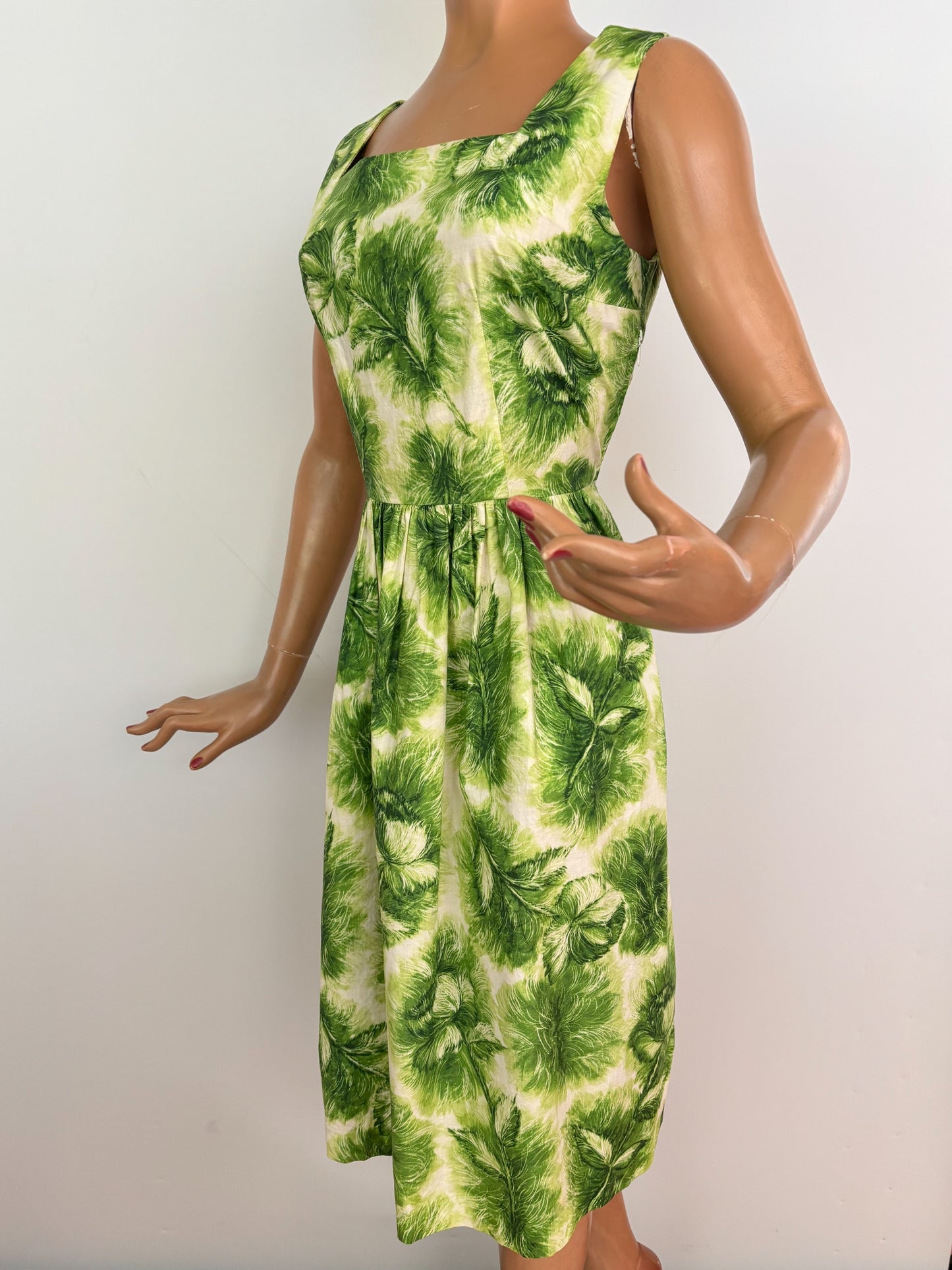 S | 1960s Green Feather Print Cotton Poplin Dress