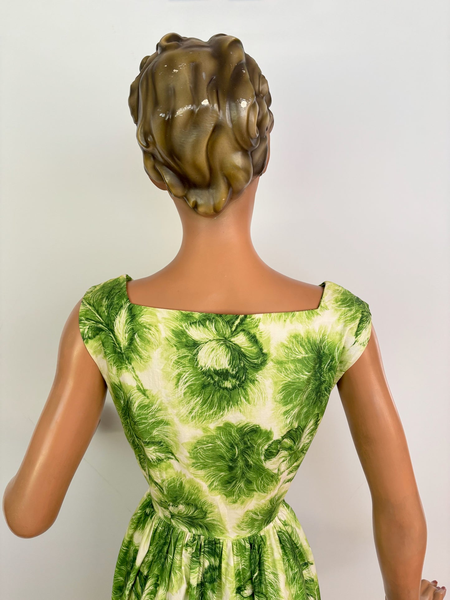 S | 1960s Green Feather Print Cotton Poplin Dress