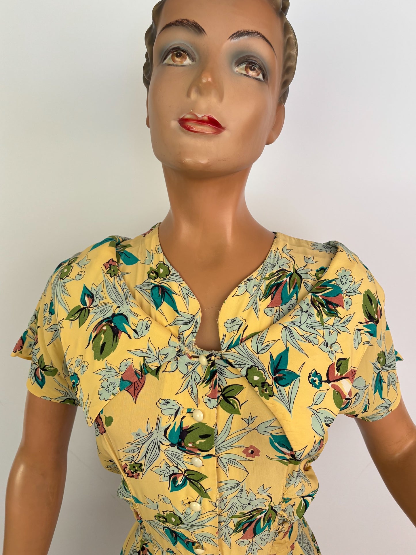 S/M | 1940s Yellow Silk Rayon Floral Dress