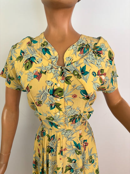 S/M | 1940s Yellow Silk Rayon Floral Dress