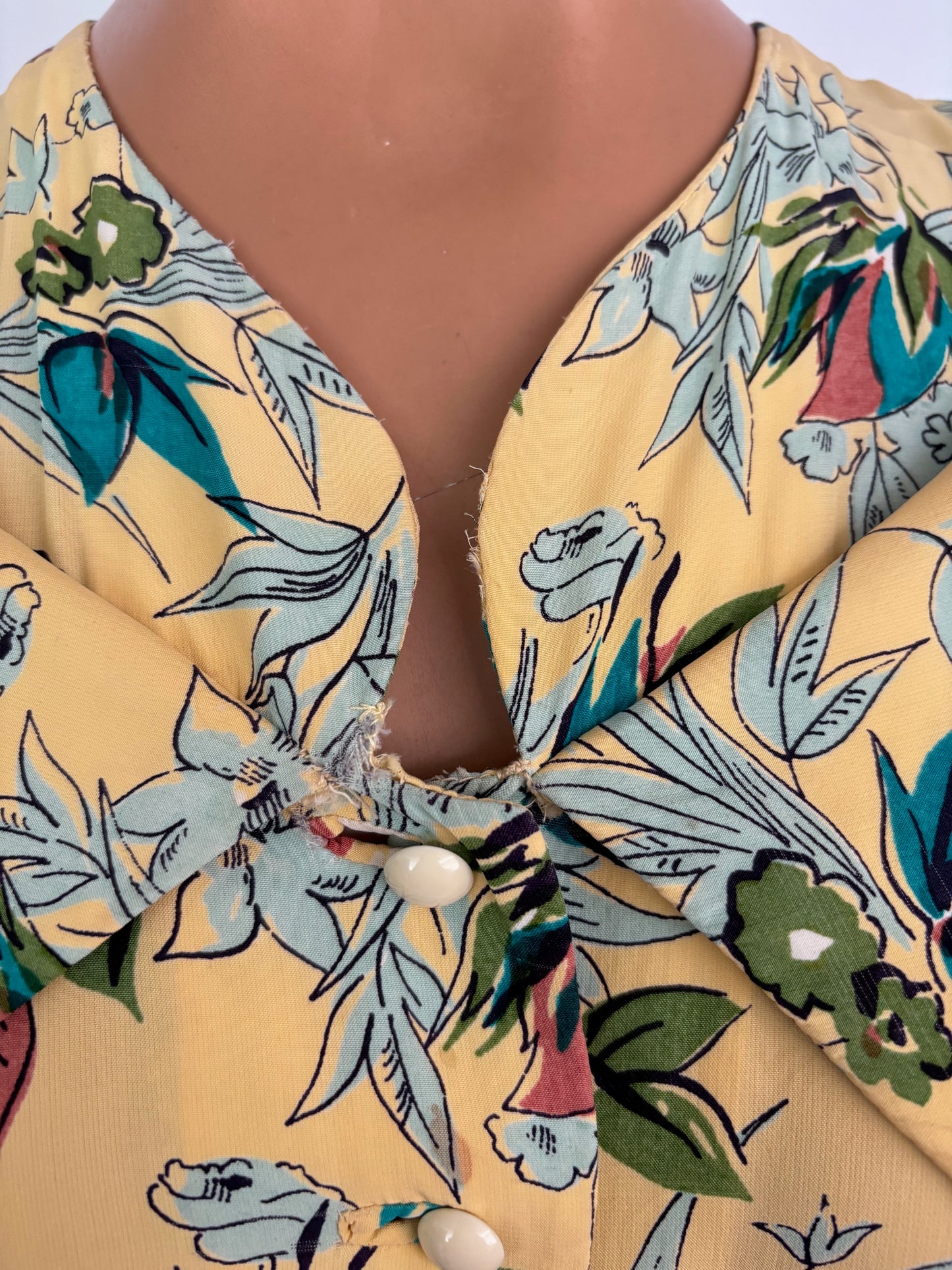 S/M | 1940s Yellow Silk Rayon Floral Dress