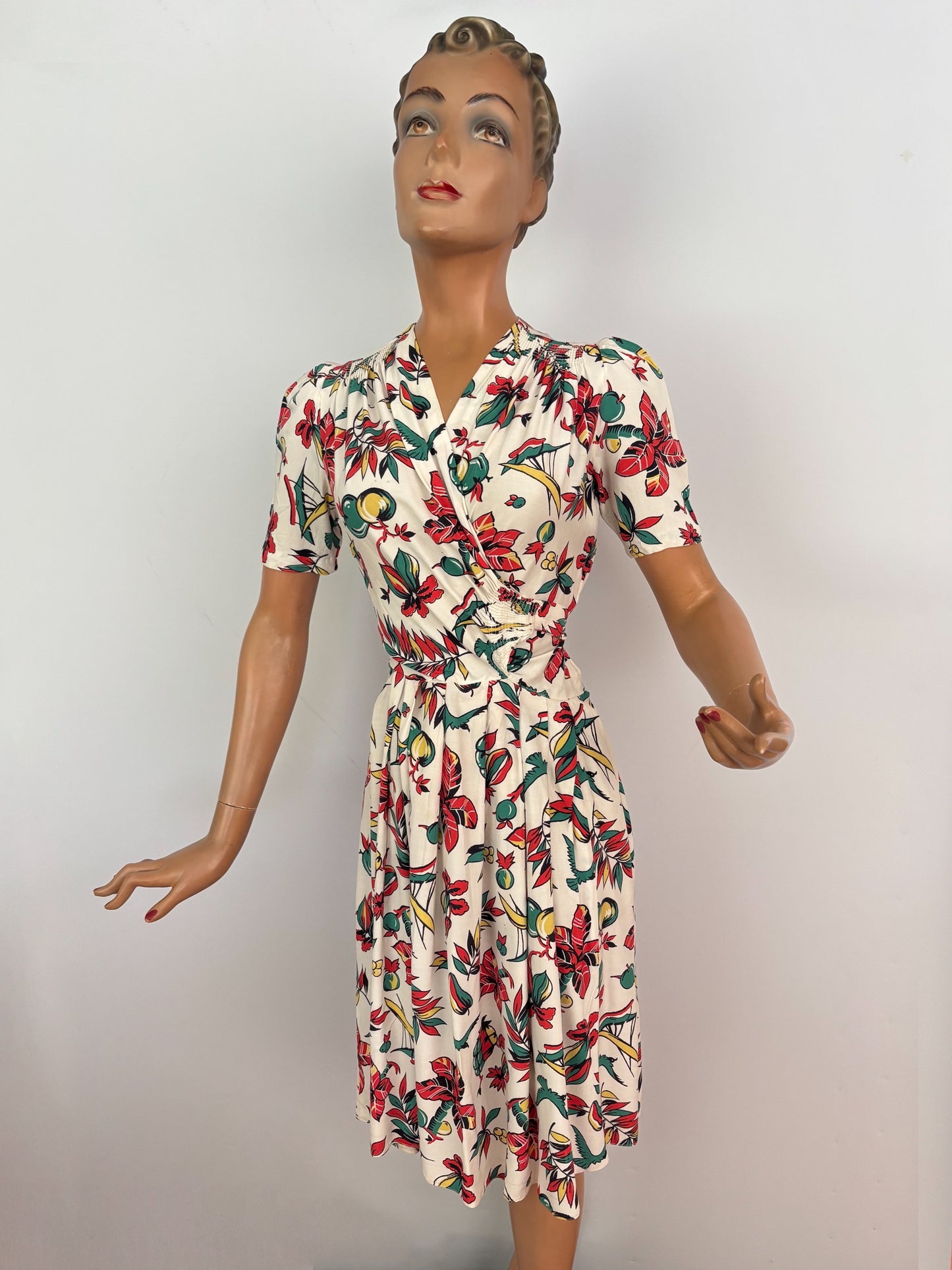 M | 1940s Rayon Tropical Novelty Print Dress