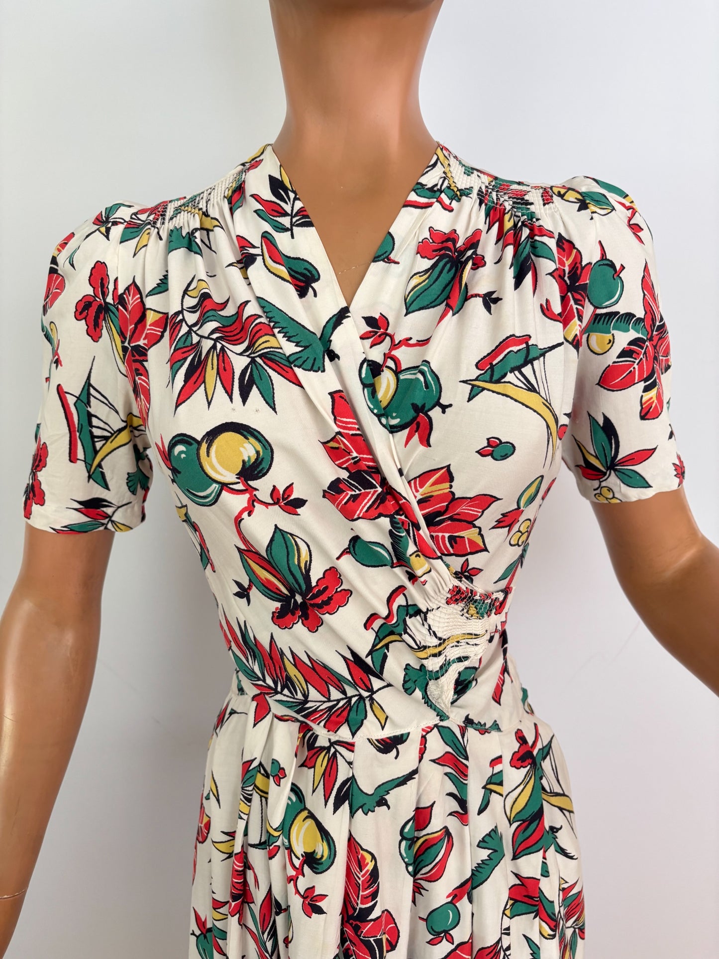 M | 1940s Rayon Tropical Novelty Print Dress