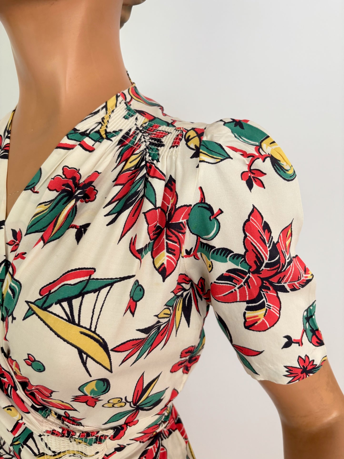M | 1940s Rayon Tropical Novelty Print Dress