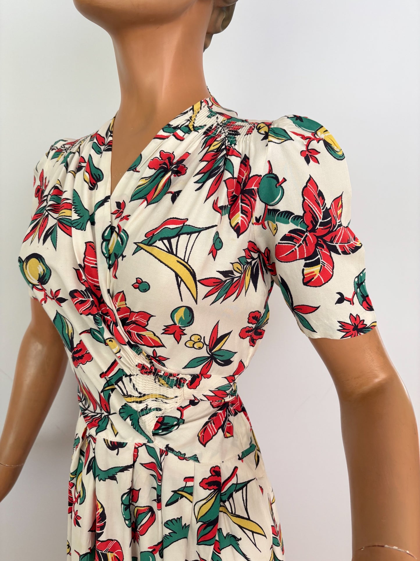 M | 1940s Rayon Tropical Novelty Print Dress