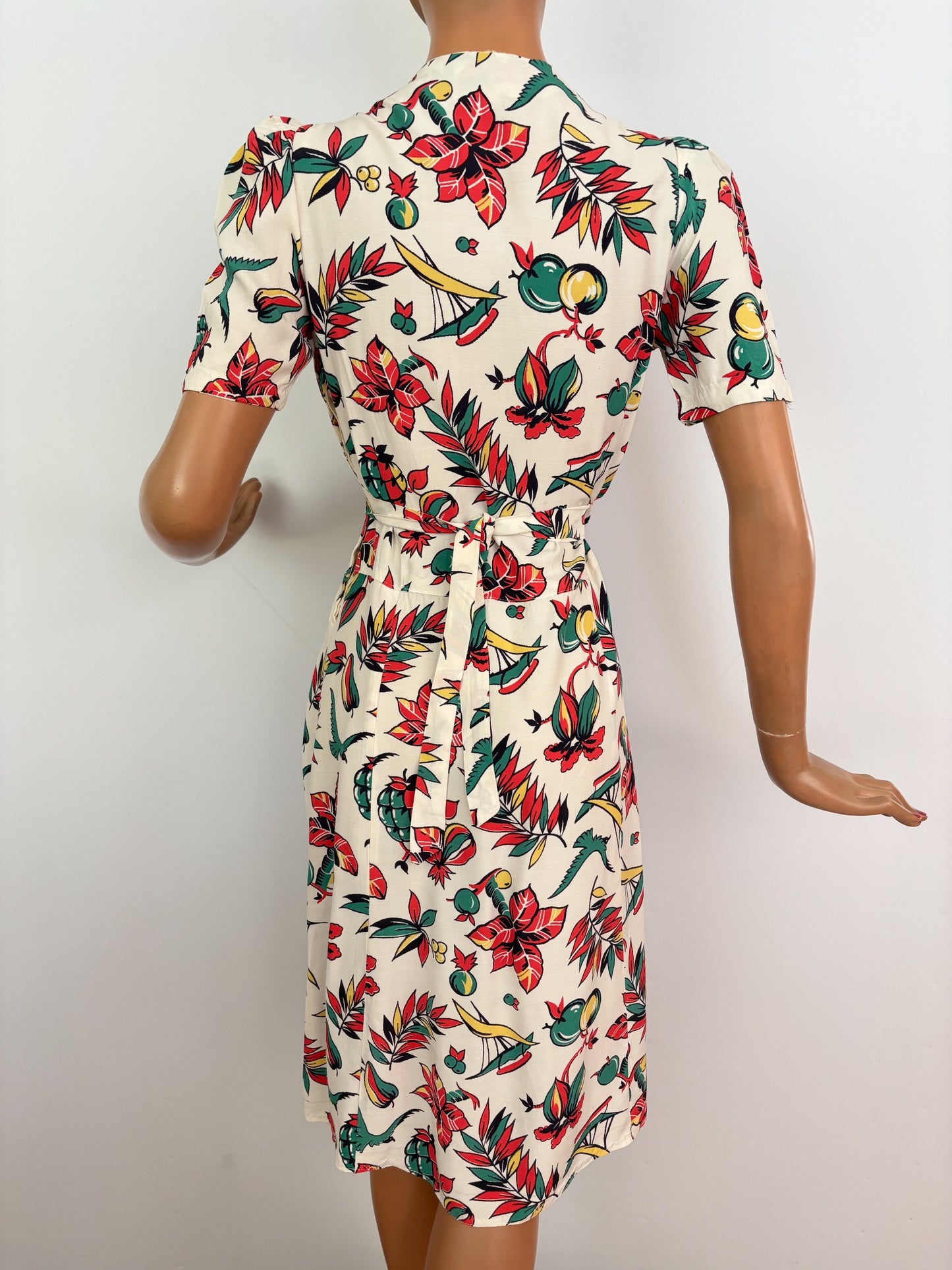M | 1940s Rayon Tropical Novelty Print Dress