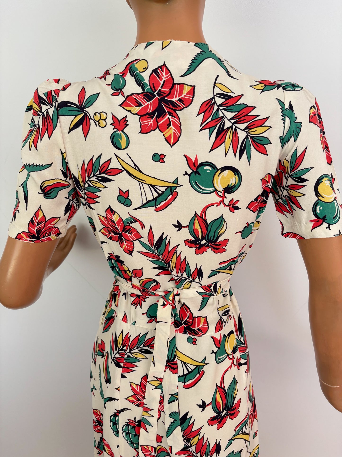 M | 1940s Rayon Tropical Novelty Print Dress