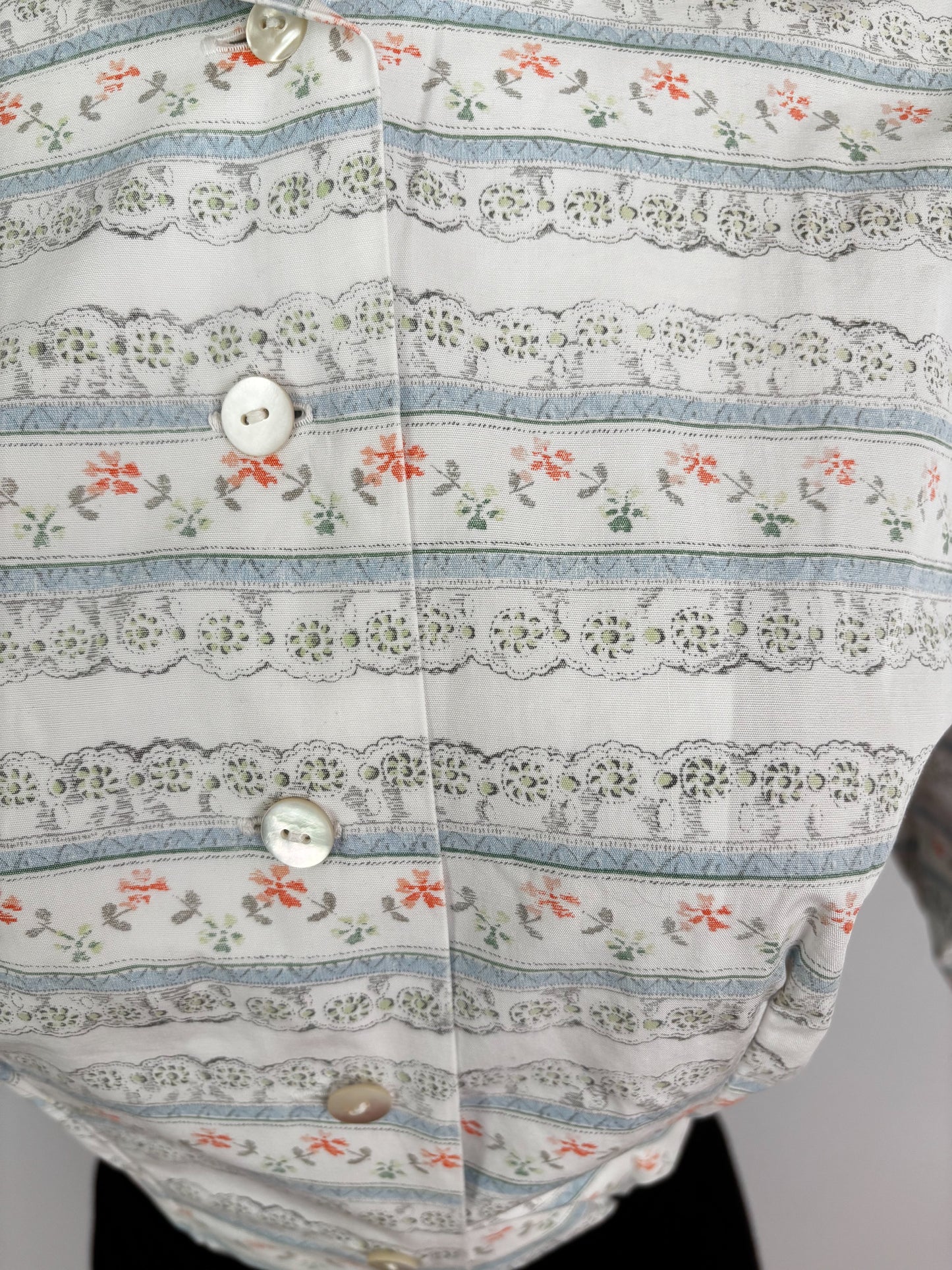 1950s Cotton Blouse With Floral and Lace Print | S/M