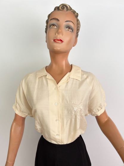 XL/XXL | 1940s/50s Silk Blouse With Openwork Flowers