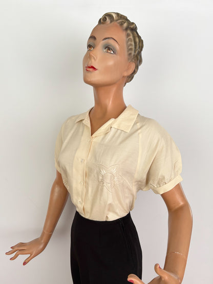 XL/XXL | 1940s/50s Silk Blouse With Openwork Flowers