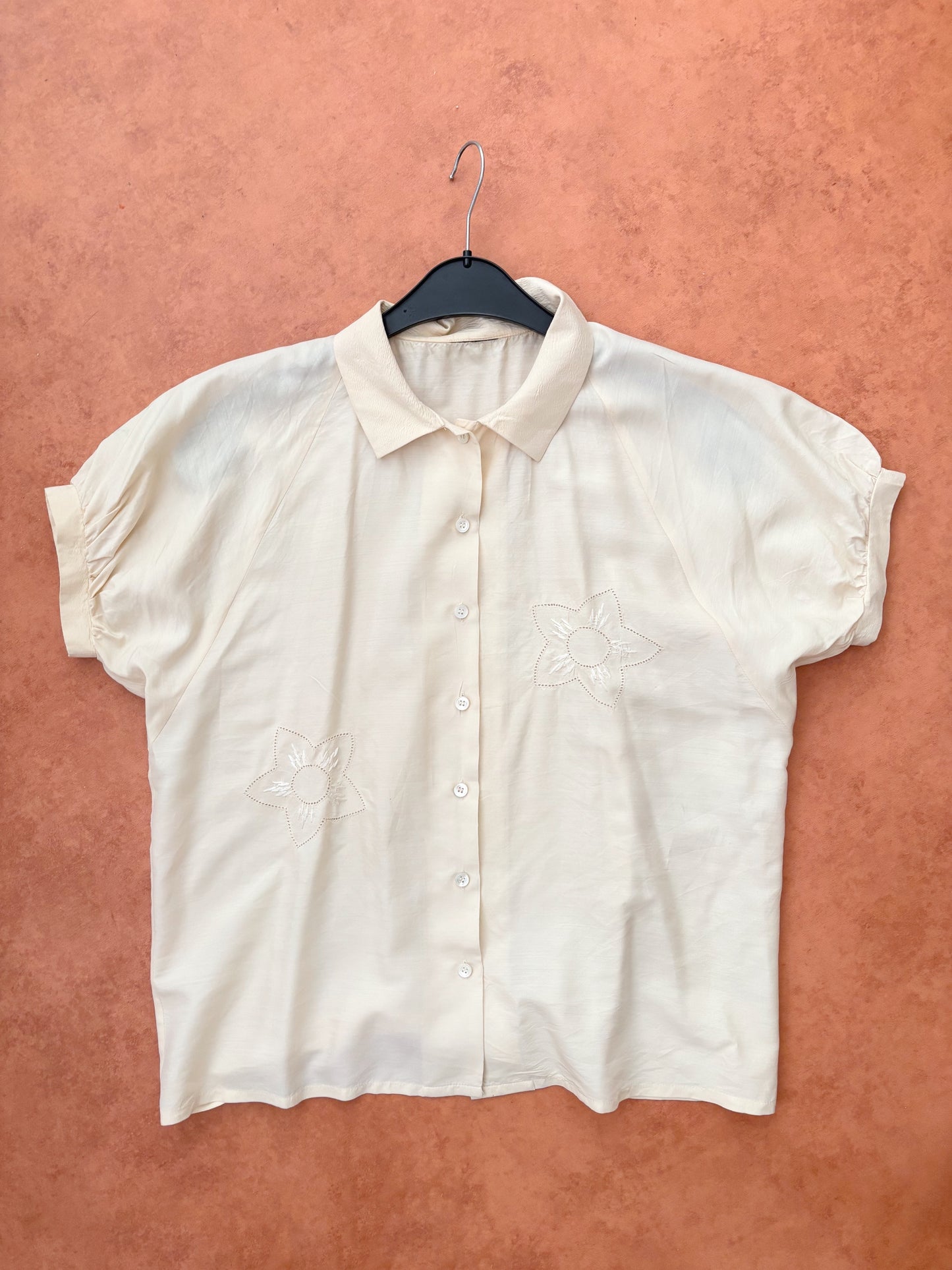 XL/XXL | 1940s/50s Silk Blouse With Openwork Flowers