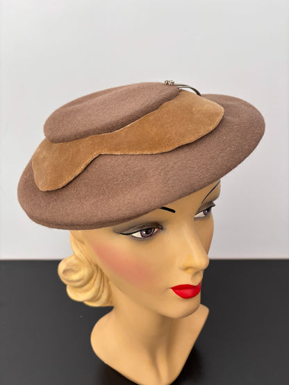 1940s/50s Brown Felt Platter Hat With Metal Detail