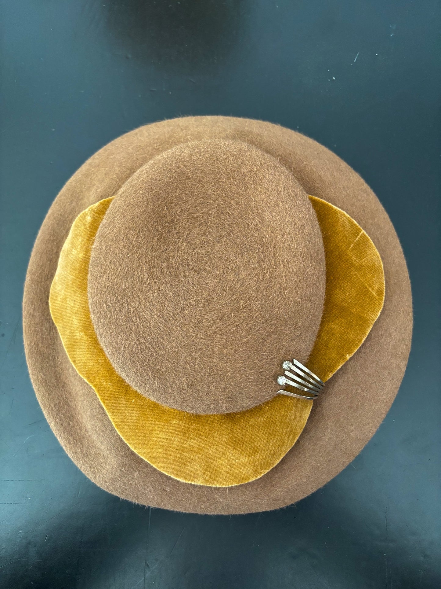 1940s/50s Brown Felt Platter Hat With Metal Detail