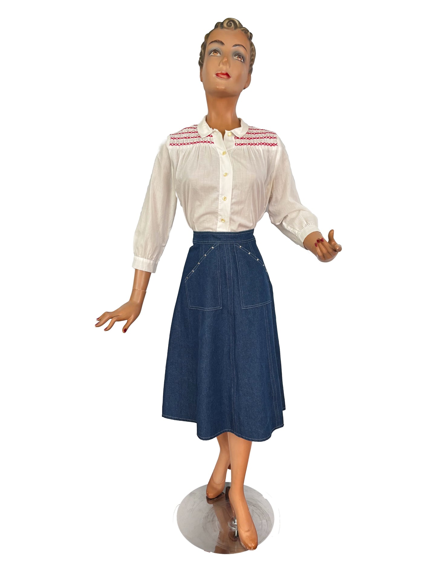 1950s White Cotton Batiste Blouse With Red Smocked Shoulder Detail | S