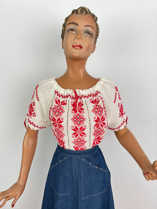 1950s 1960s Hand Embroidered Openwork Romanian | L/XL