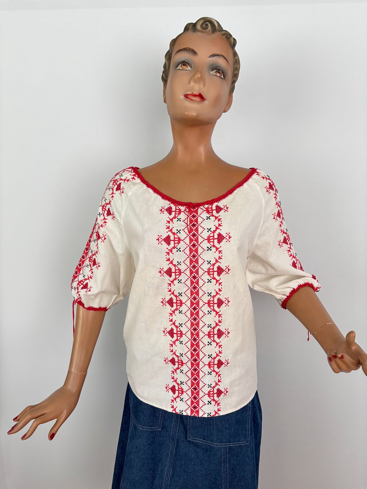 L/XL | 1950s Romanian Embroidered Blouse