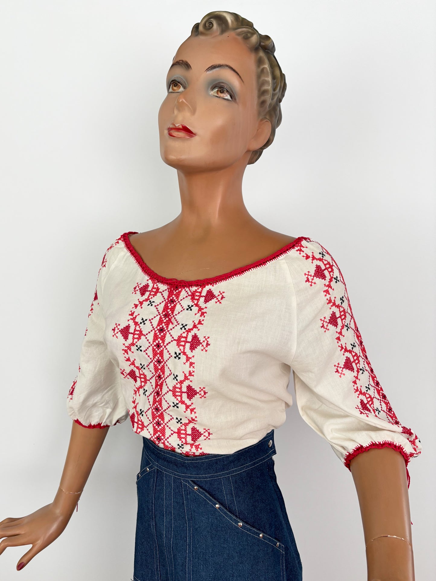 L/XL | 1950s Romanian Embroidered Blouse