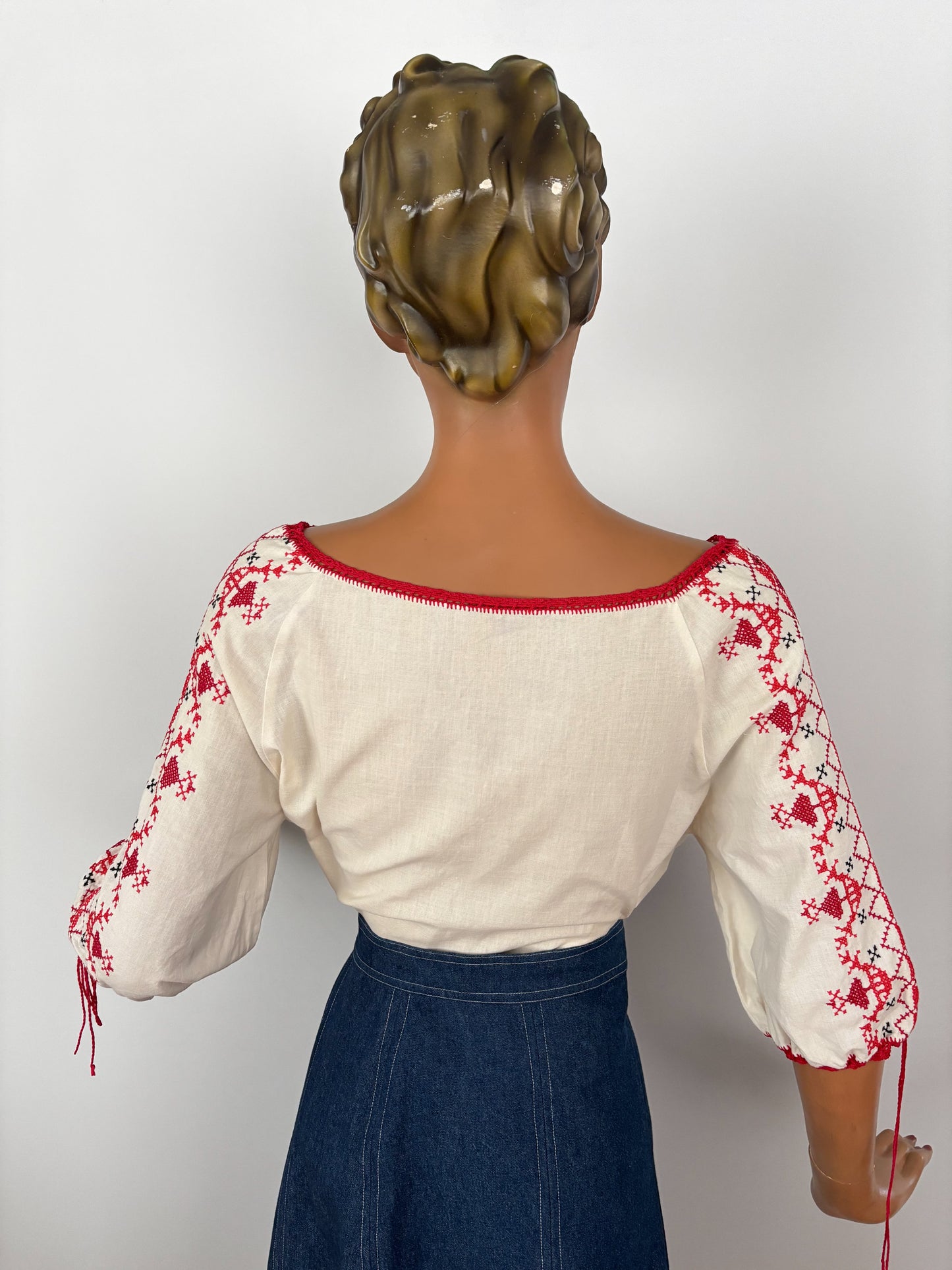 L/XL | 1950s Romanian Embroidered Blouse