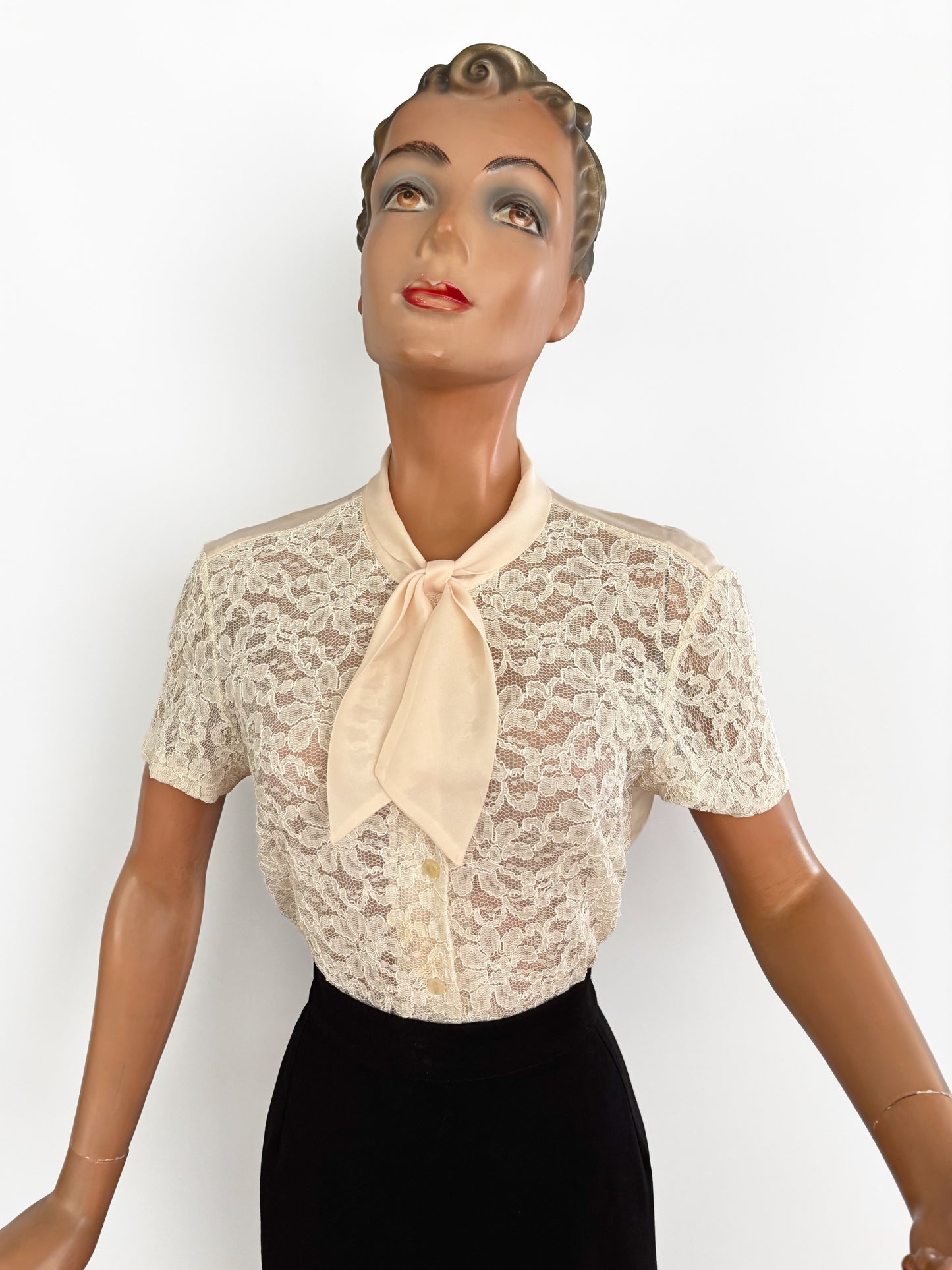 1960s Cream Pussybow Blouse With Lace Front | L