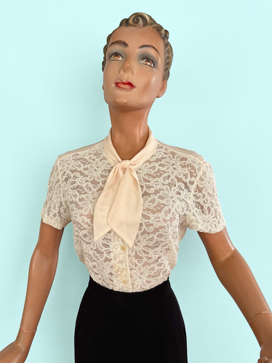 1960s Cream Pussybow Blouse With Lace Front | L