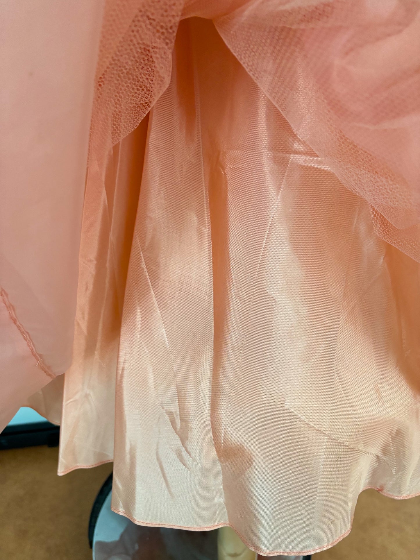 M | 1950s/60s Salmon Chiffon Cocktail Dress With Beaded Waist