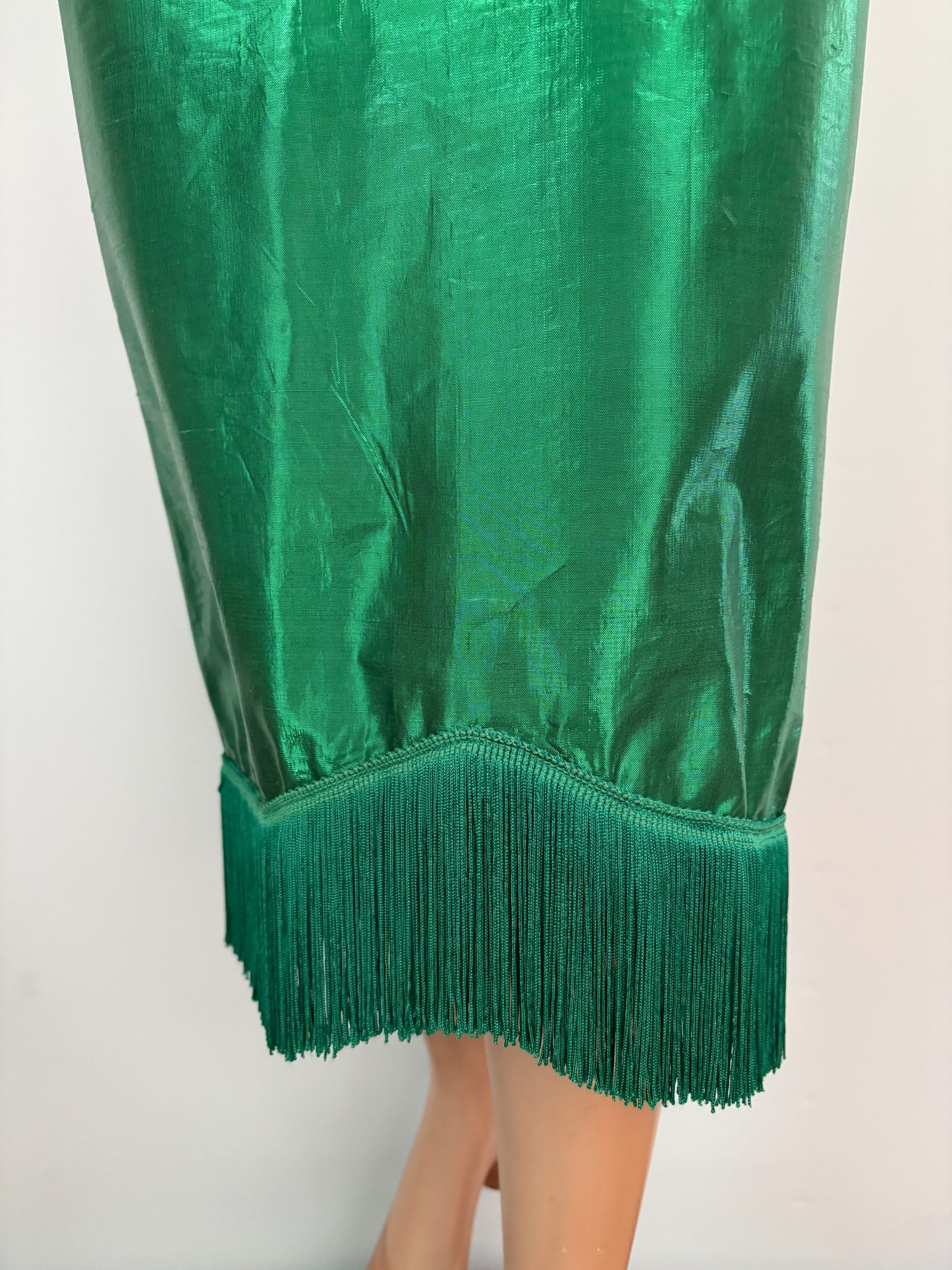XS | 1950s Style Green Silk Lamé Fringe Cocktail Dress By Guyé