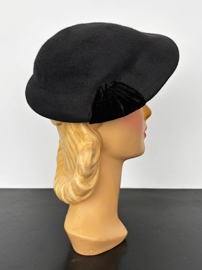 1940s Felt Hat With Velvet Bow Accents
