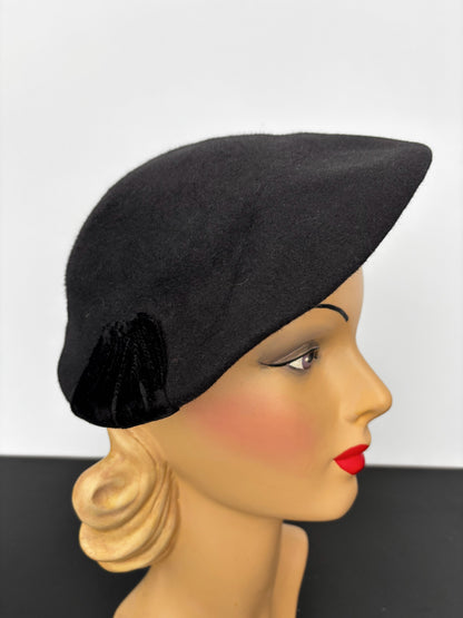1940s Felt Hat With Velvet Bow Accents