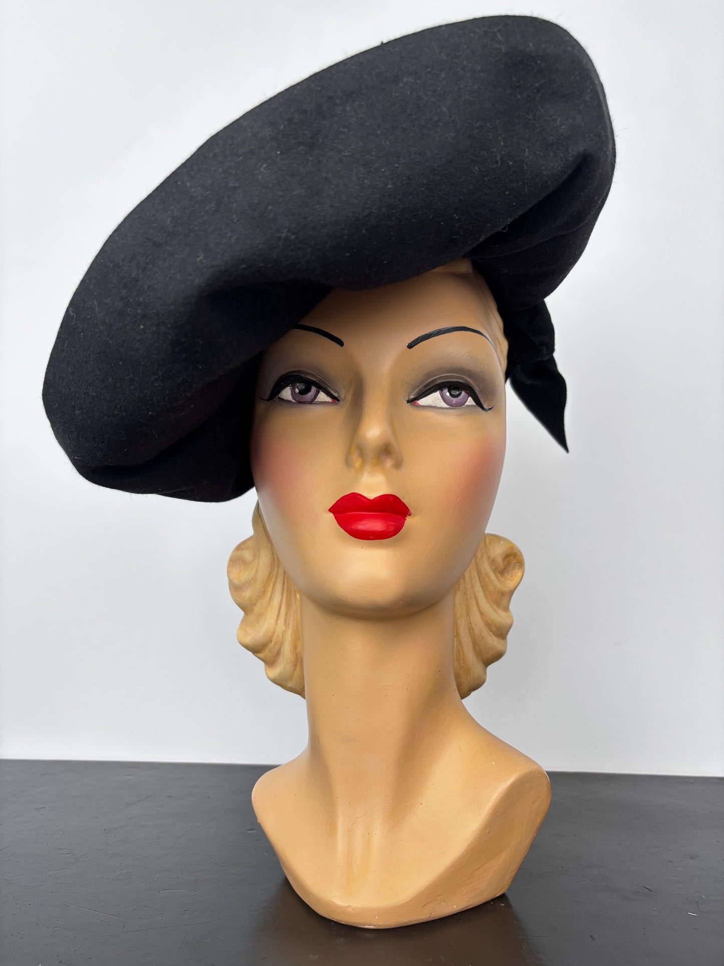 1940s Flamboyant Black Felt Hat with Large Brim and Bow