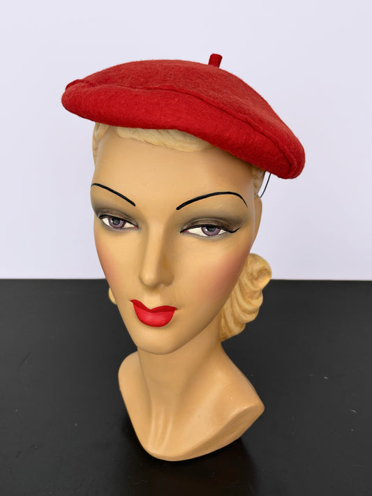 1950s Red Wool Felt Tilt Beret