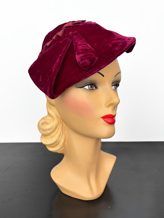 1940s Burgundy Velvet Hat With Grosgrain Details And Pyramidal Trim