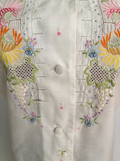 XL | 1970s White Floral Embroidered Peasant Blouse