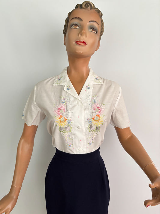 XL | 1970s White Floral Embroidered Peasant Blouse