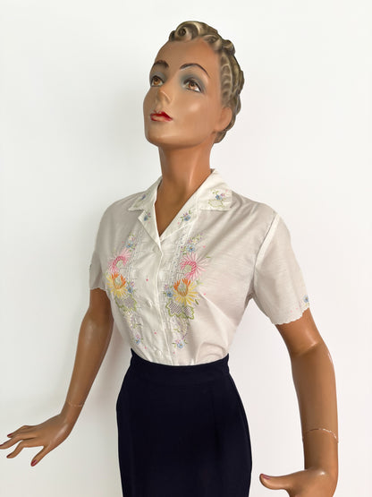 XL | 1970s White Floral Embroidered Peasant Blouse