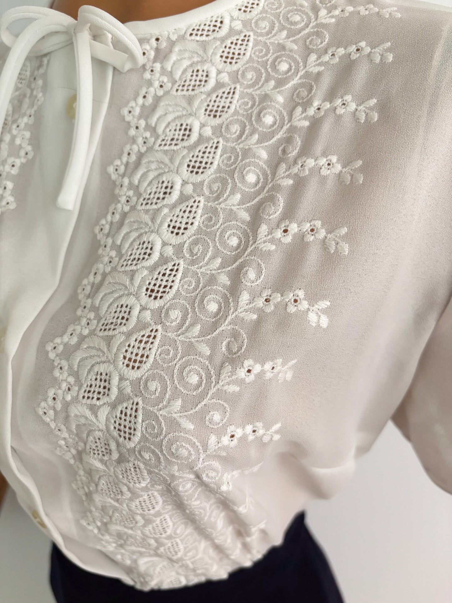 XL | 1960s White Embroidered Sheer Blouse