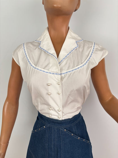 S | 1950s White Cotton Blouse With Blue Floral Trim