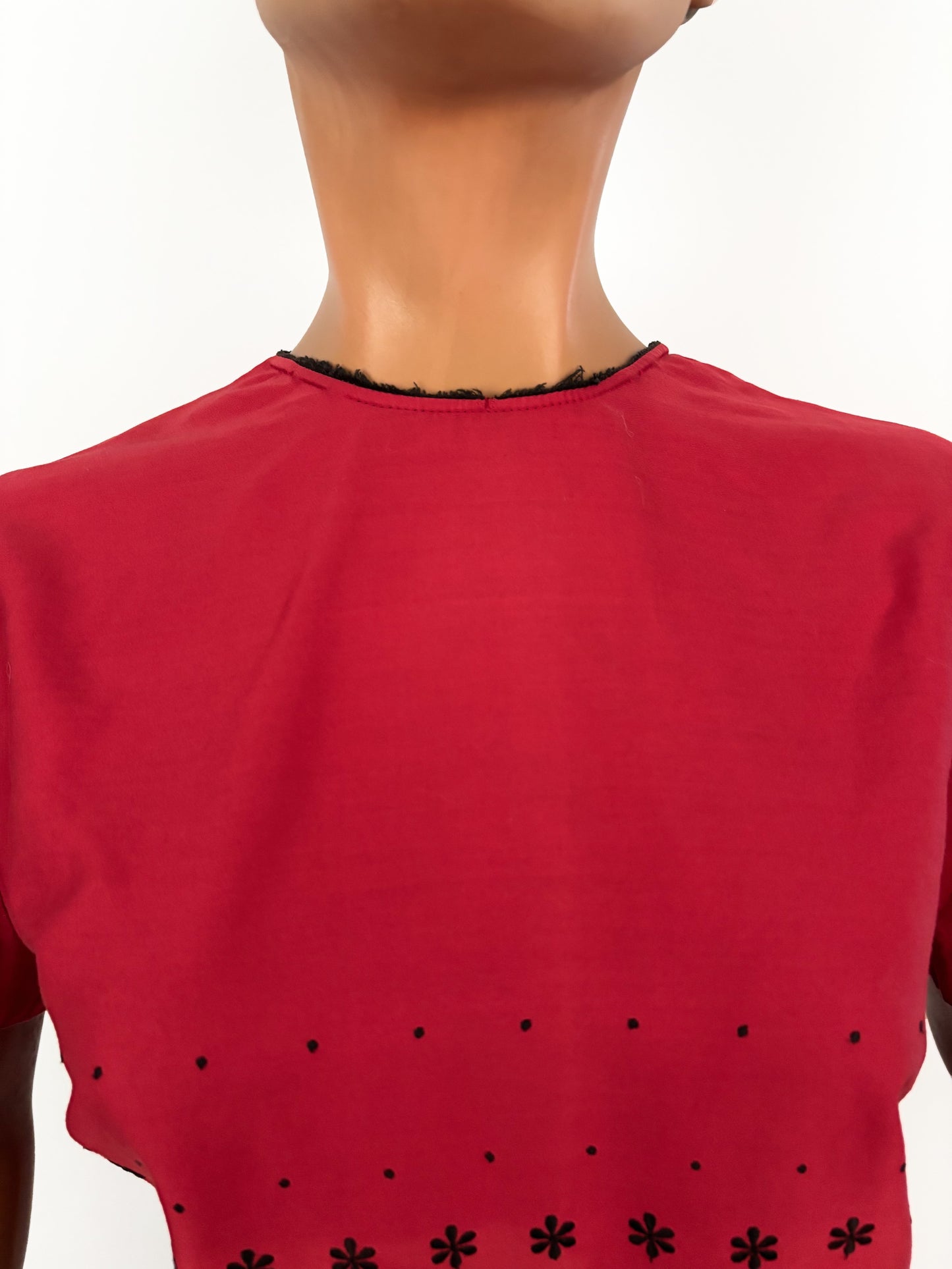 L/XL | 1950s Swiss Embroidered Blouse in Raspberry Red Poplin