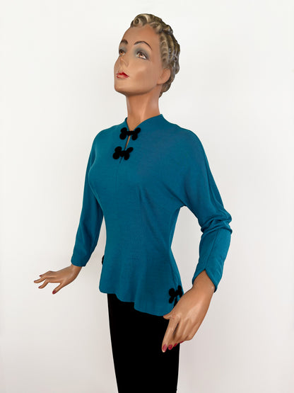 M | 1950s Turquoise Knit Top With Frog Closures
