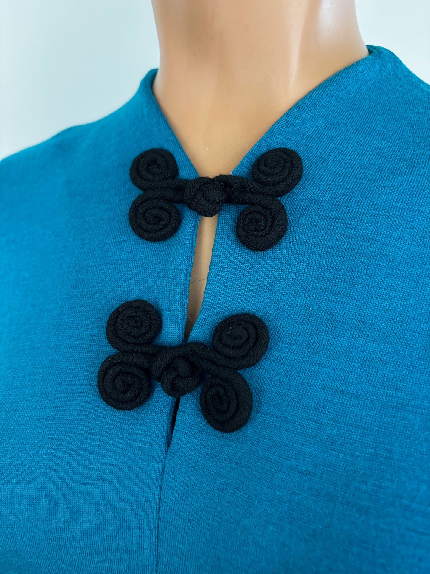 M | 1950s Turquoise Knit Top With Frog Closures