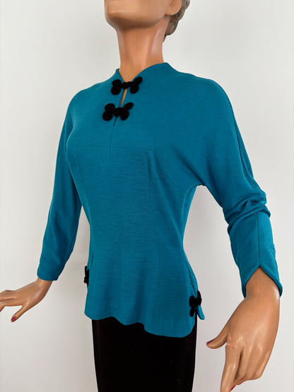 M | 1950s Turquoise Knit Top With Frog Closures