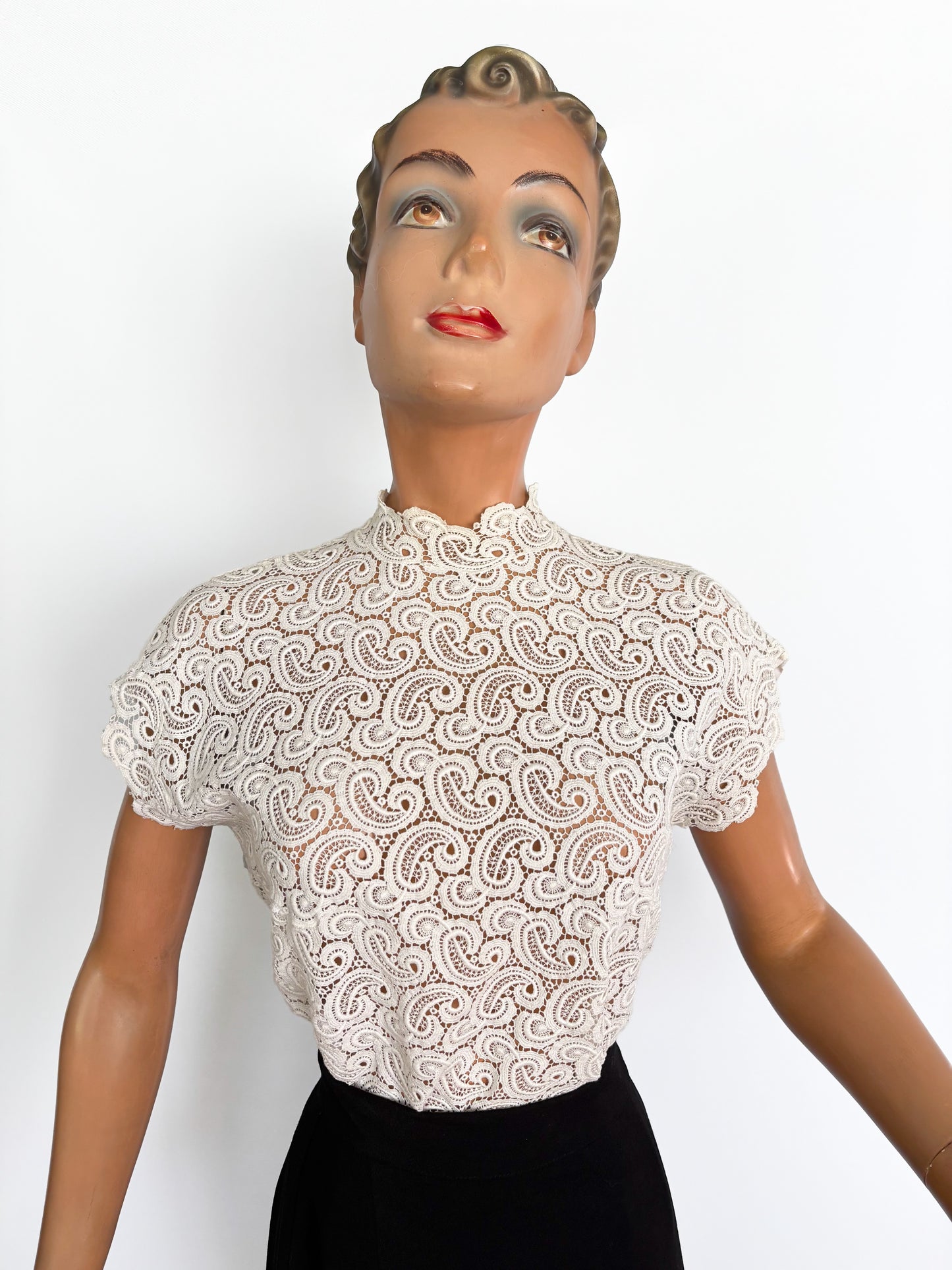 L | 1940s 1950s Lace Top