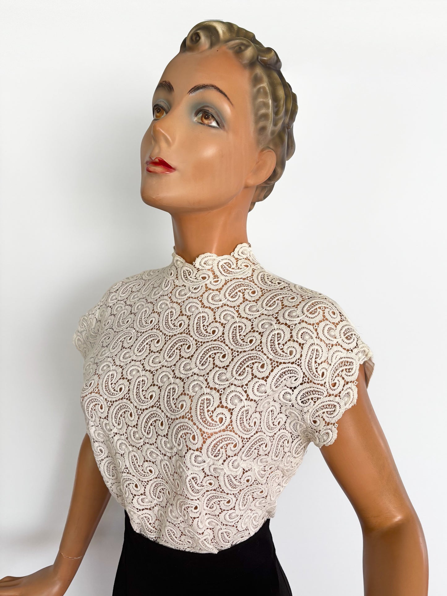 L | 1940s 1950s Lace Top