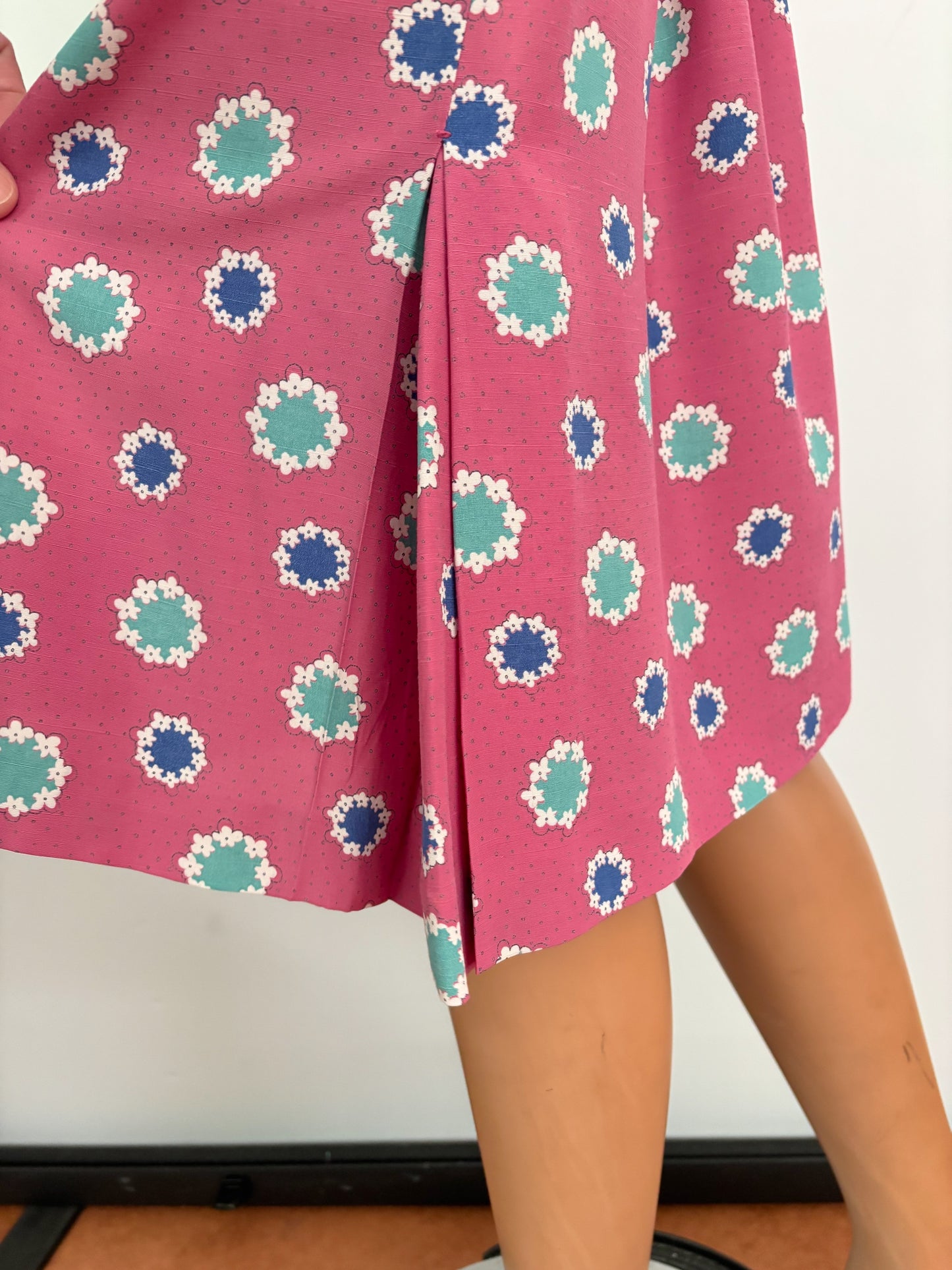 M | 1940s Pink Rayon Day Dress